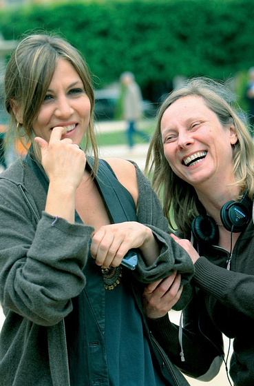 Mathilde Seigner y Cécile Telerman en Toda la culpa es de mi madre