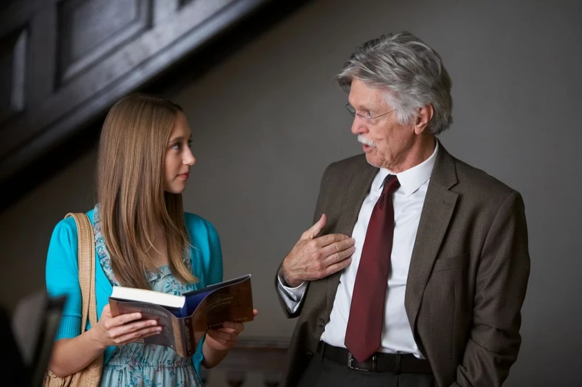 Tom Skerritt y Taissa Farmiga en enamorarse-754d0f8d-75ec-499b-a1f6-e37d3537d94e