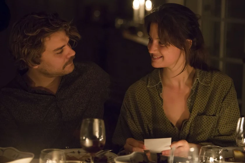 Pilou Asbæk y Danica Curcic en corazon-silencioso