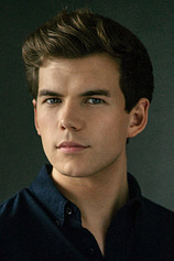 picture of actor Luke Newton