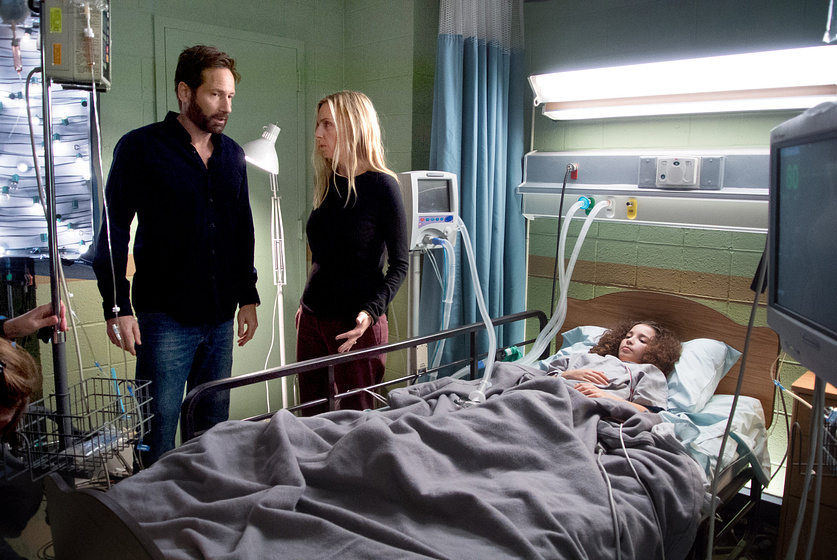 Hope Davis, David Duchovny y Olivia Steele-Falconer en Más Allá de las Palabras