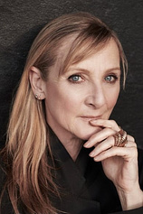 photo of person Lesley Sharp