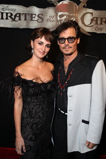 Johnny Depp y Penélope Cruz en Piratas del Caribe: En Mareas Misteriosas (Premiere en USA. Mayo 2011)
