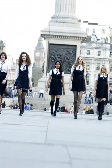 Talulah Riley y Gemma Arterton en supercaneras