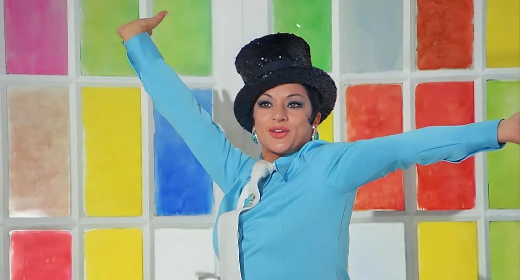 Lola Flores en casa-flora