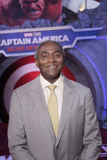 Carl Lumbly en Capitán América: Brave New World (Premiere en Los Angeles. Febrero 2025)