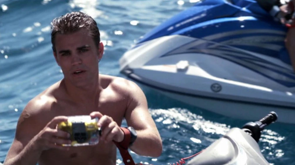 Paul Wesley en bajo-el-gran-azul