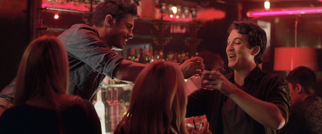 Zac Efron y Miles Teller en That Awkward Moment