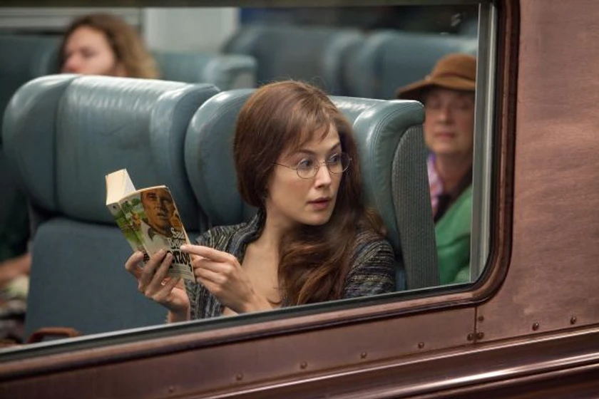 Rosamund Pike en el-mundo-segun-barney