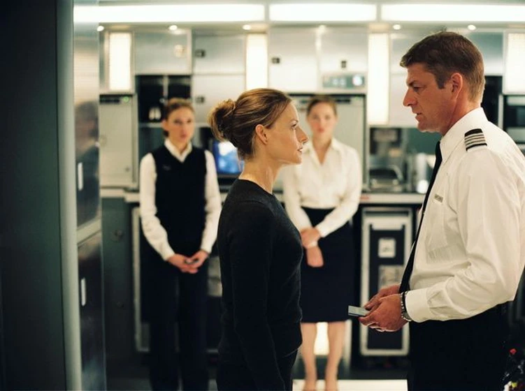 Sean Bean y Jodie Foster en plan-de-vuelo-desaparecida