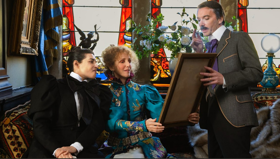 Sandrine Kiberlain, Laurent Lafitte y Mathilde Ollivier en La Divina Sarah Bernhardt