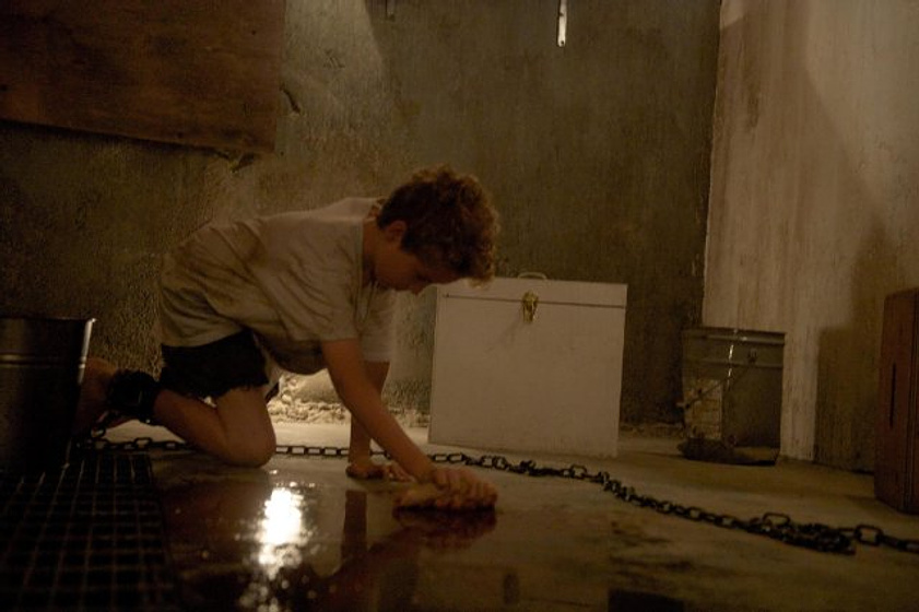 Evan Bird en Chained
