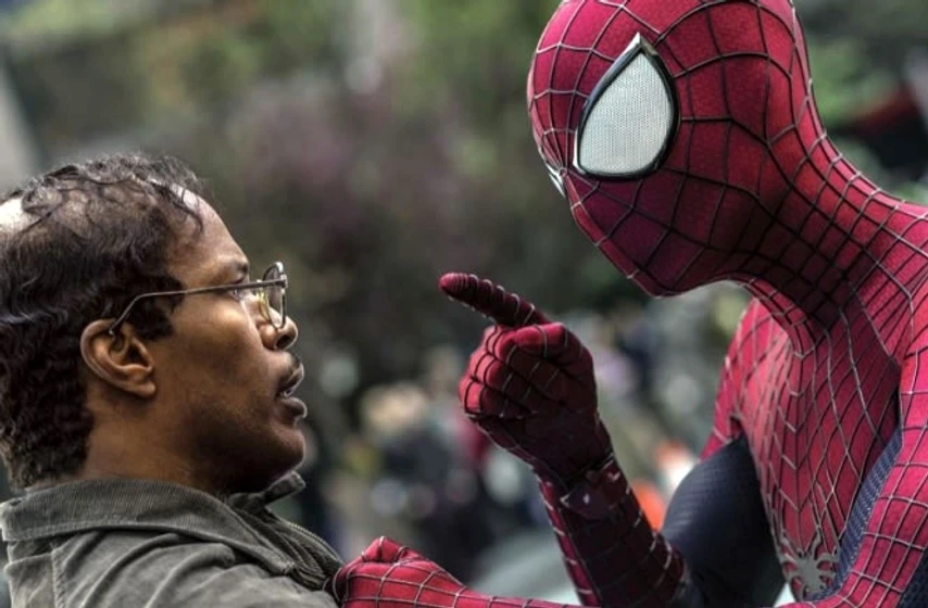 Jamie Foxx y Andrew Garfield en The Amazing Spider-Man 2: El Poder de Electro