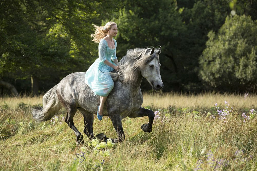 Lily James en Cenicienta