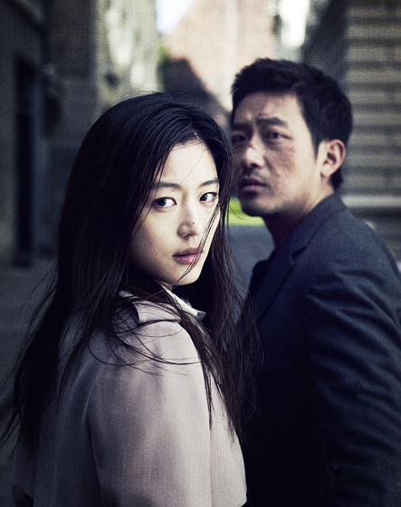 Jung-Woo Ha y Gianna Jun en The Berlin File