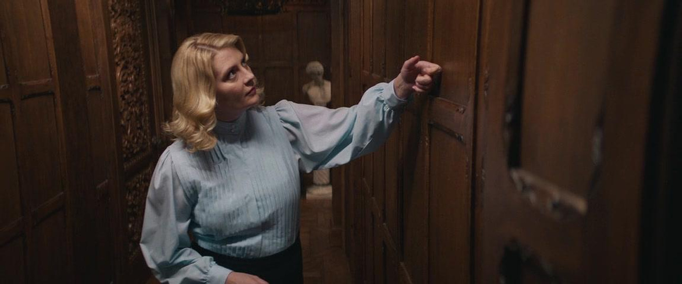 Mischa Barton en invitacion-a-un-asesinato-2023