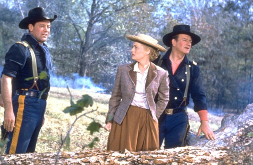John Wayne, William Holden y Constance Towers en mision-de-audaces