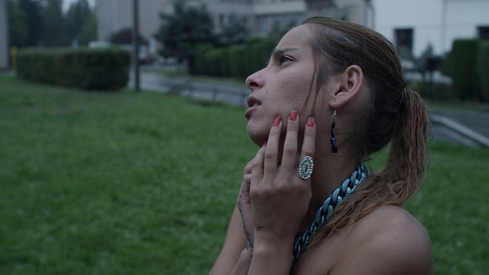 Klaudia Dudová en Nunca estamos solos
