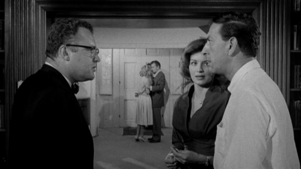 Angie Dickinson, Jack Klugman y Rod Steiger en cautivos-del-terror