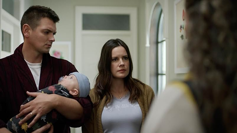 Chelsea Hobbs y James Neate en La Fortaleza de una Madre
