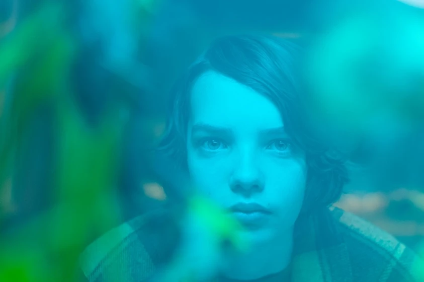 Kodi Smit-McPhee en el-congreso