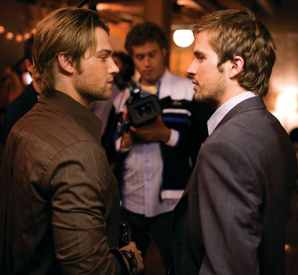 Mike Vogel y Michael Stahl-David en Monstruoso