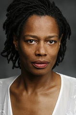 picture of actor Suzette Llewellyn