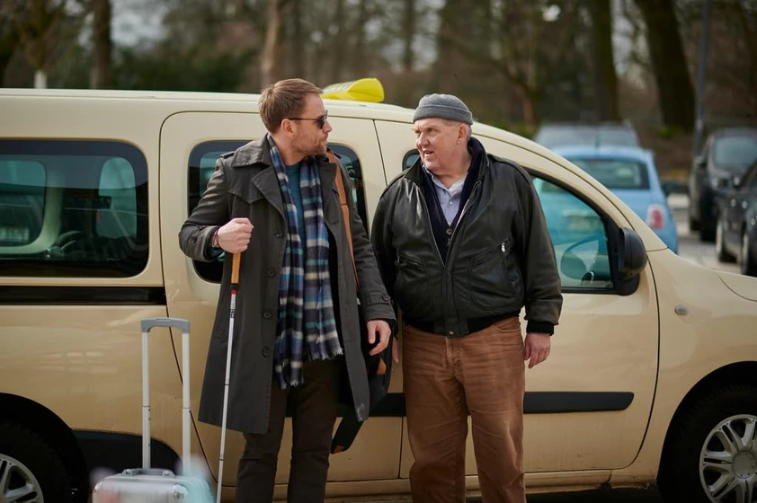 Max Riemelt y Dietmar Bär en navidades-en-taxi