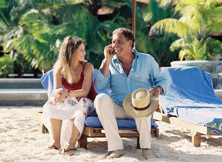 Christian Kohlund y Miriam Morgenstern en Dream Hotel: Seychelles