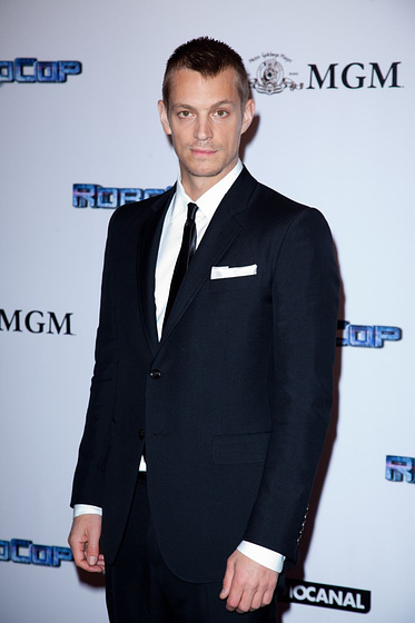 Joel Kinnaman en Robocop (Premiere Mundial en Londres. Febrero 2014)