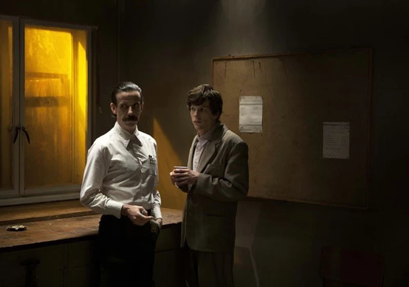 Noah Taylor y Jesse Eisenberg en el-doble