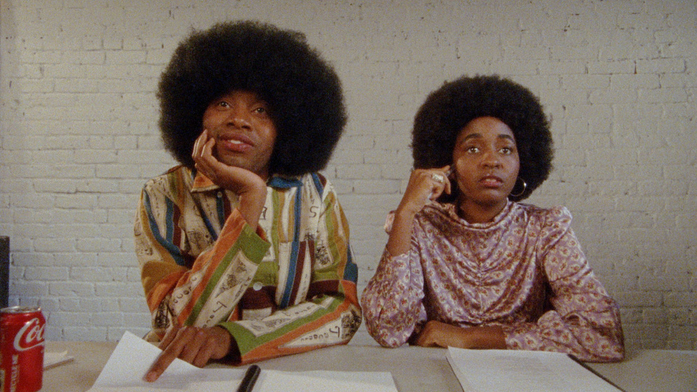 Jeremy O. Harris y Ayo Edebiri en The Sweet East