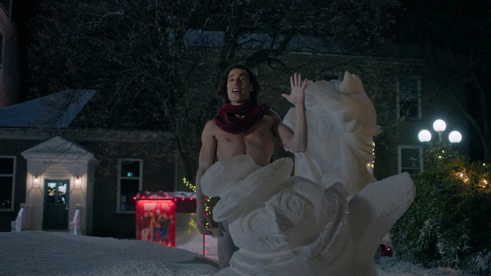 Dustin Milligan en un-muneco-de-nieve-para-derretirse