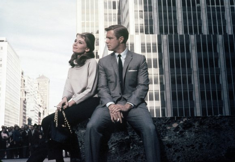 Audrey Hepburn y George Peppard en Desayuno con diamantes