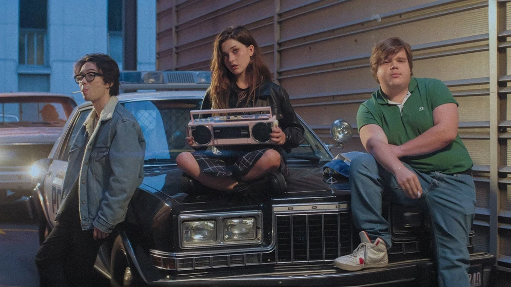 Katie Douglas, Jeremy Ray Taylor y Aidan Laprete en this-too-shall-pass