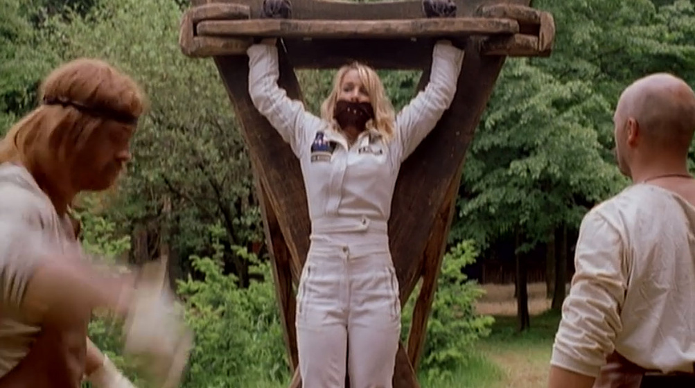 Renée O'Connor en alien-apocalypse