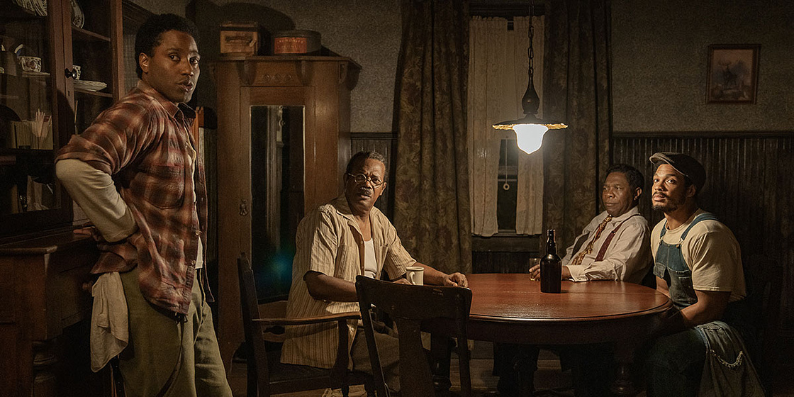 Samuel L. Jackson, Michael Potts, Corey Hawkins y John David Washington en The Piano Lesson
