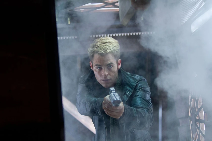 Chris Pine en Star Trek. En la oscuridad