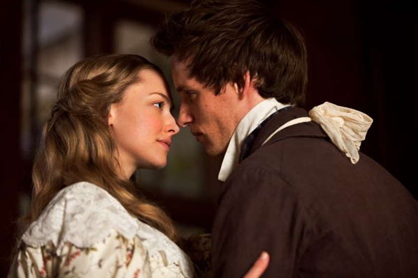Amanda Seyfried y Eddie Redmayne en Los Miserables