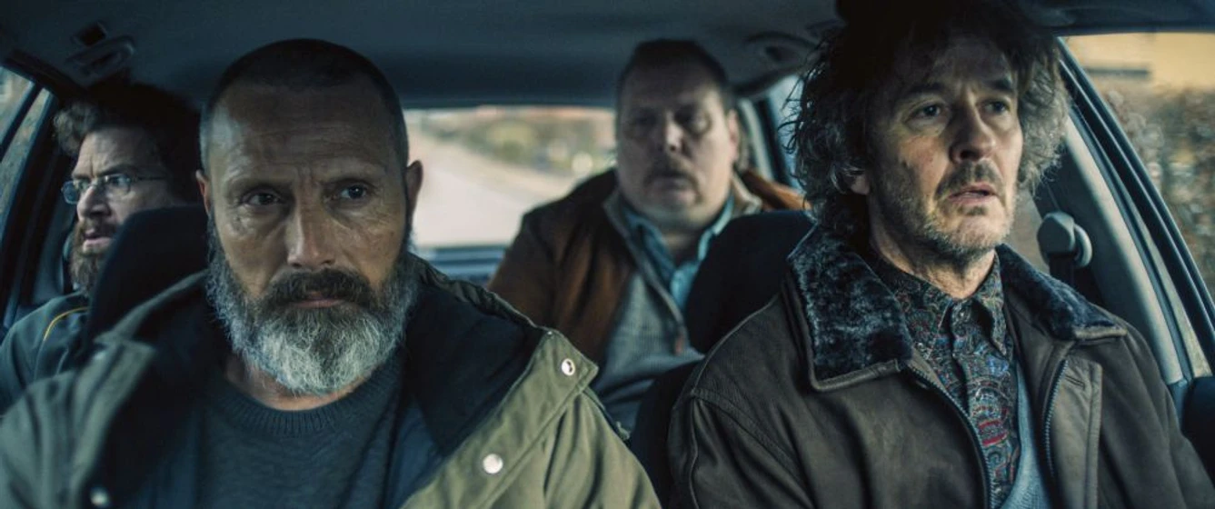 Mads Mikkelsen, Nikolaj Lie Kaas, Lars Brygmann y Nicolas Bro en jinetes-de-la-justicia