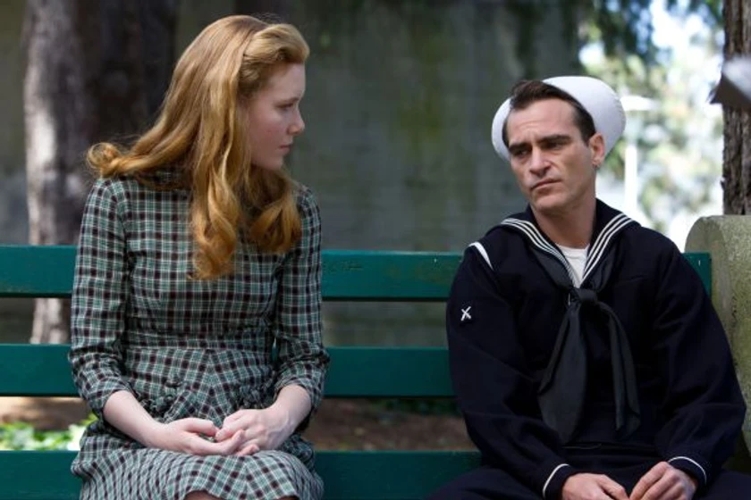Joaquin Phoenix y Madisen Beaty en the-master-2012