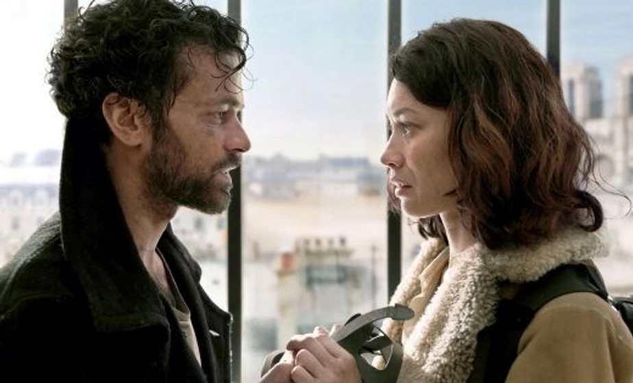 Romain Duris y Olga Kurylenko en la-bruma