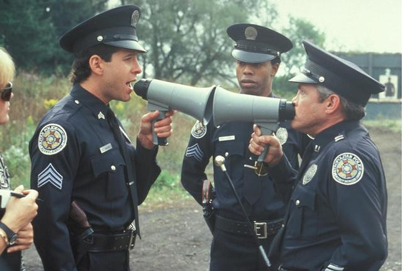 Steve Guttenberg en Loca academia de policía 2: Su primera misión