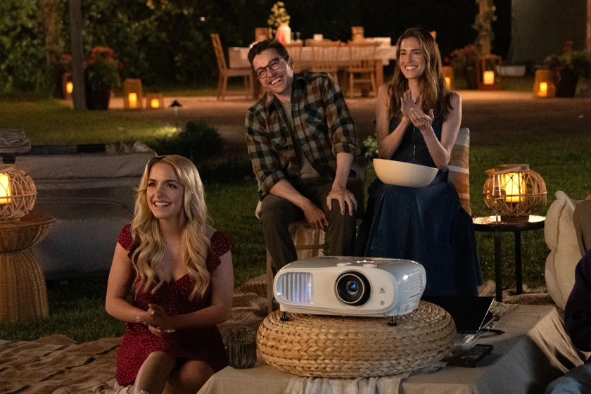 Dave Franco, Allison Williams y McKenna Grace en a-pesar-de-ti
