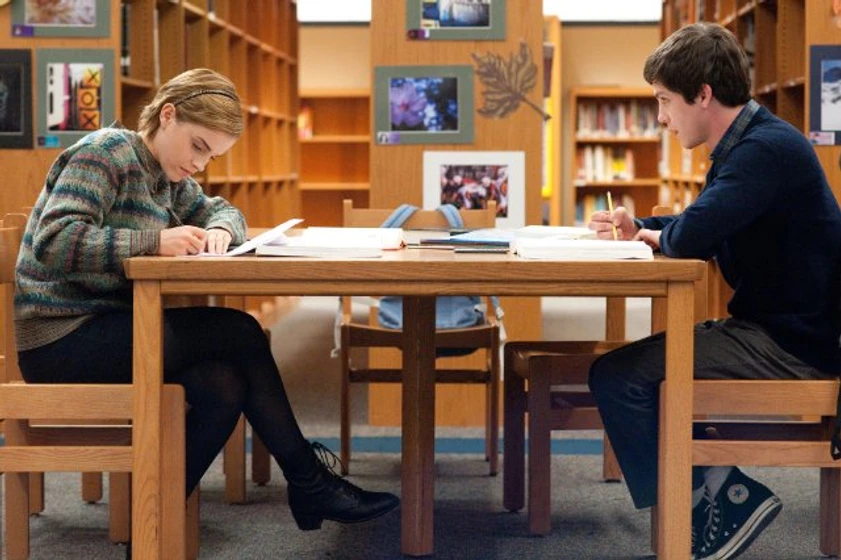Emma Watson y Logan Lerman en las-ventajas-de-ser-un-marginado