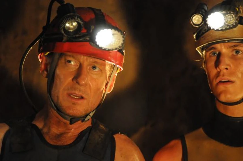 Richard Roxburgh y Rhys Wakefield en el-santuario-sanctum
