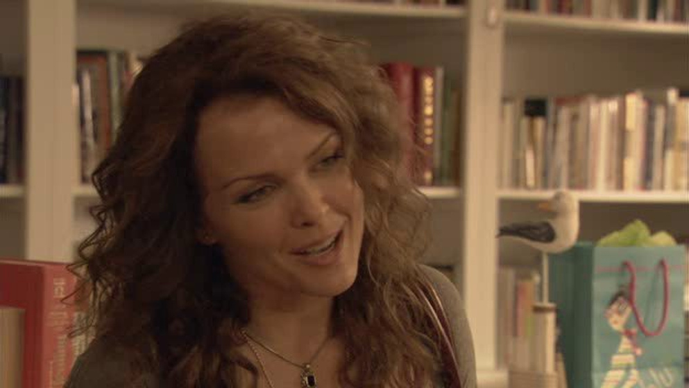 Dina Meyer en Peligrosa Tentación