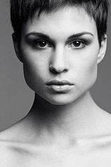 picture of actor Roxanne Fernandes