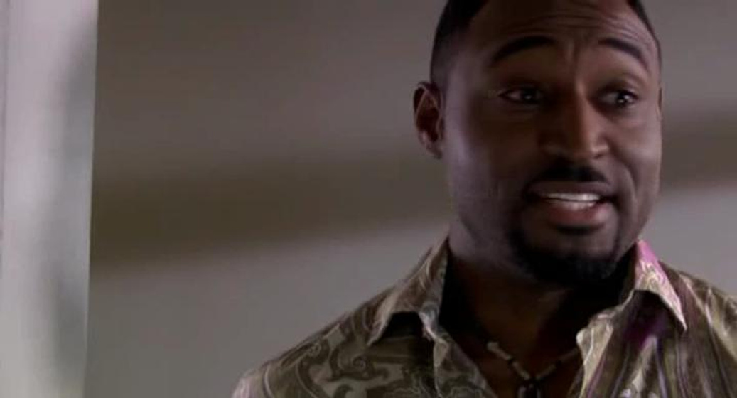 Adrian Holmes en Llamada para un Asesinato