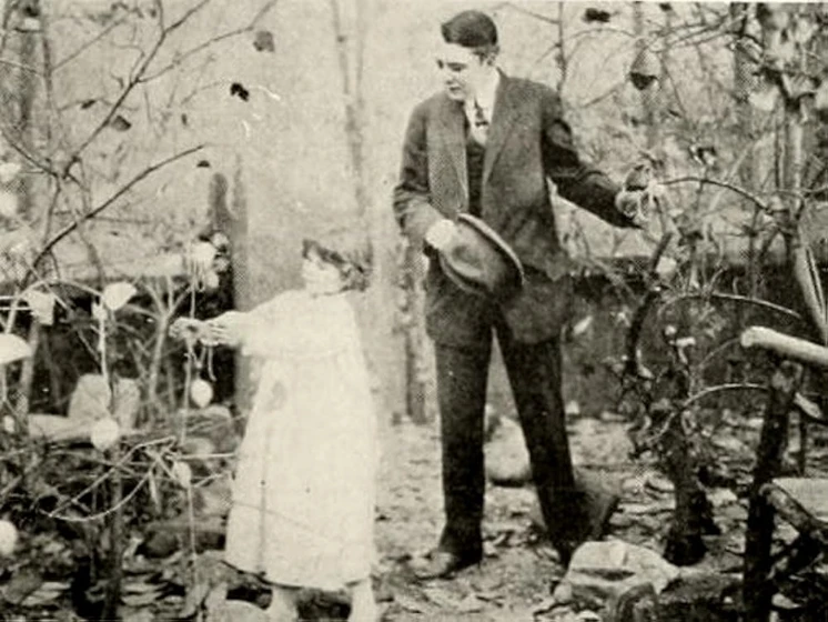 Mace Greenleaf y Magda Foy en falling-leaves-1912